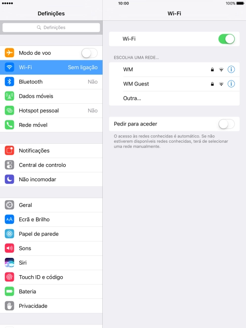 Prima a rede Wi-Fi pretendida e introduza a password da rede Wi-Fi.