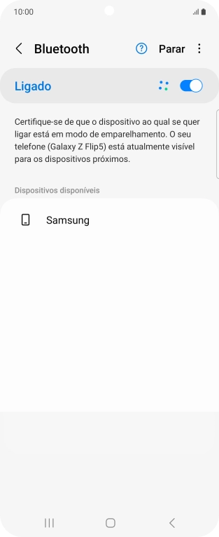 Prima o dispositivo Bluetooth pretendido e siga as indicações no ecrã para emparelhar o dispositivo pretendido com o telefone.