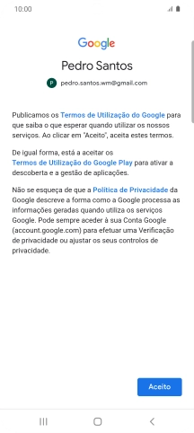 Prima Aceito e siga as indicações no ecrã para escolher as definições da conta Google.