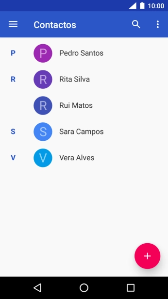 Prima o ícone de novo contacto.