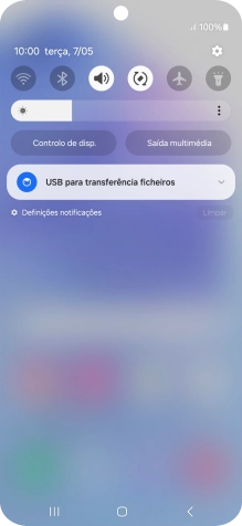 Prima a lista suspensa.