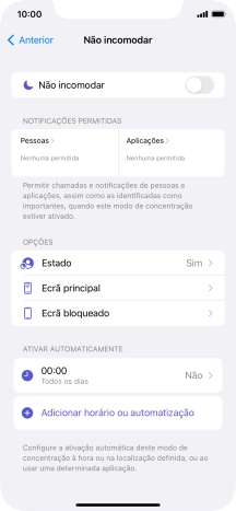 Prima Pessoas e siga as indicações no ecrã para escolher quais os contactos de que pretende receber chamadas e notificações, enquanto a função “Não incomodar” está ativada.