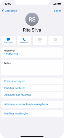 Para voltar ao ecrã inicial, deslize o dedo de baixo para cima a partir da base do ecrã.