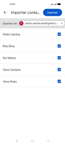 Prima o campo ao lado dos contactos pretendidos para os selecionar.
