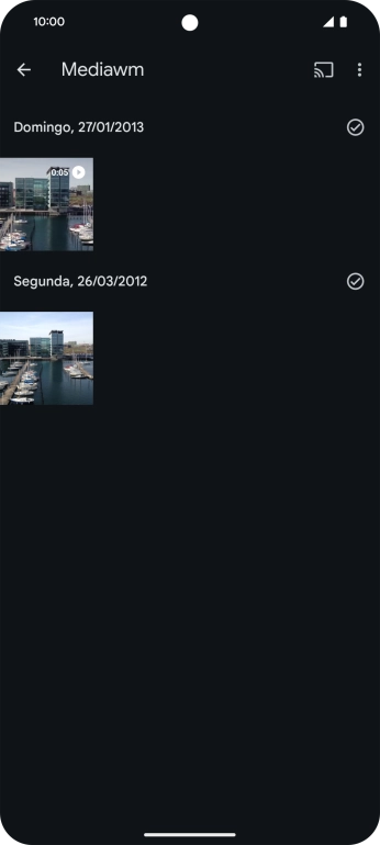Prima durante um momento a imagem ou o clipe de vídeo pretendido.