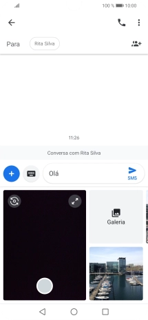 Prima Galeria e vá até à pasta pretendida.