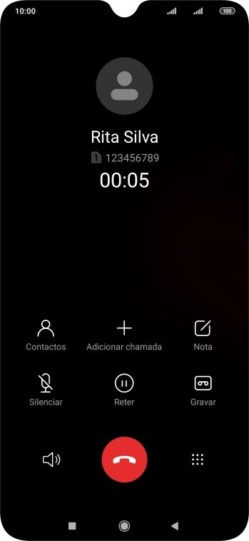 Prima o ícone para terminar a chamada.