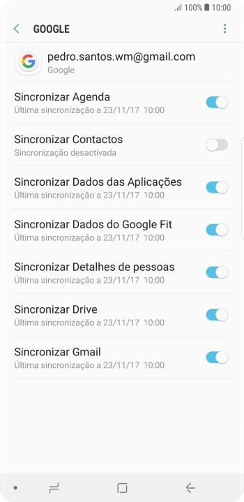 Prima o indicador junto a 