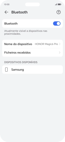 Prima o dispositivo Bluetooth pretendido e siga as indicações no ecrã para emparelhar o dispositivo pretendido com o telefone.