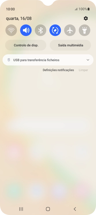 Prima a lista suspensa.