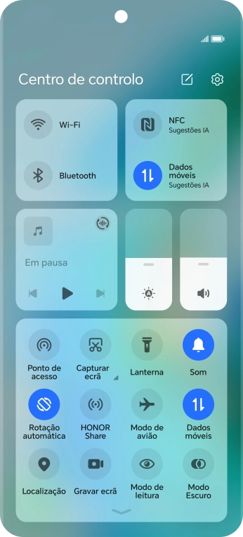 Prima o ícone de dados móveis para ativar ou desativar a função.