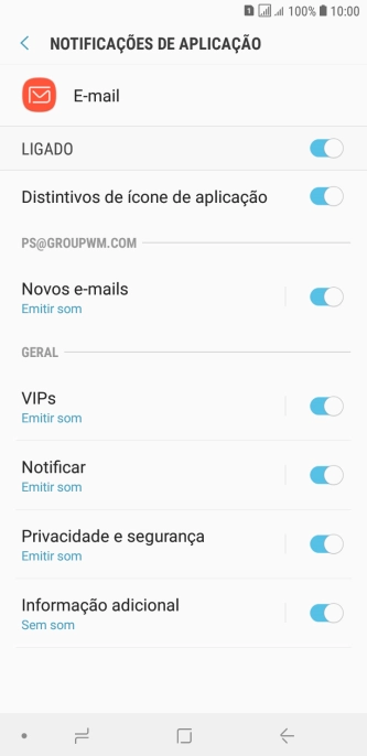 Prima o indicador sob a conta de e-mail pretendida para ativar ou desativar a função.