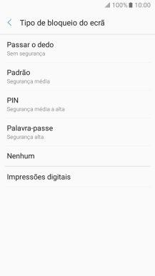 Prima Nenhum e siga as indicações no ecrã para desativar a utilização do código de bloqueio do telefone.