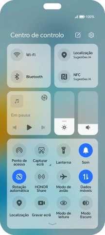 Prima o ícone de dados móveis para ativar ou desativar a função.
