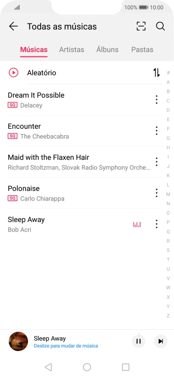 Prima o título da música na parte inferior do ecrã.