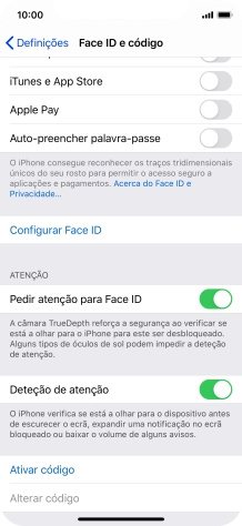 Prima Ativar código e introduza um código de bloqueio do telefone à escolha duas vezes de seguida.