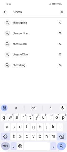 Introduza o nome ou categoria da app pretendida e prima o ícone para pesquisar.