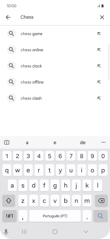 Introduza o nome ou categoria da app pretendida e prima o ícone para pesquisar.