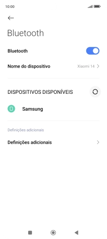 Prima o dispositivo Bluetooth pretendido e siga as indicações no ecrã para emparelhar o dispositivo pretendido com o telefone.