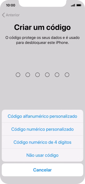 Siga as indicações no ecrã para ativar a utilização do código de bloqueio do telefone ou prima Não usar código.
