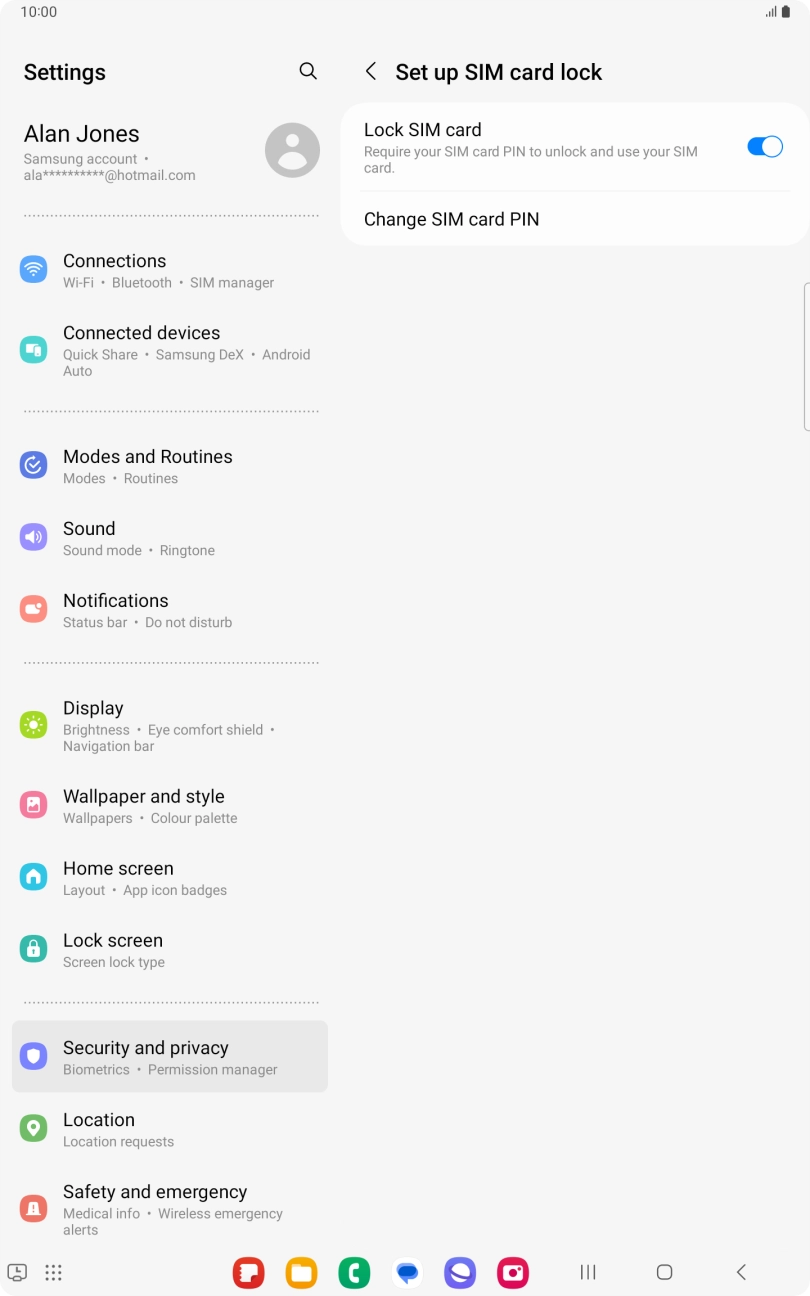 Press the indicator next to 'Lock SIM card' to turn the function on or off.