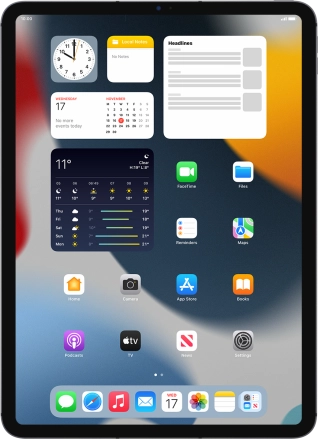 Image 1: Front view of the Apple iPad Pro 11 (2021)