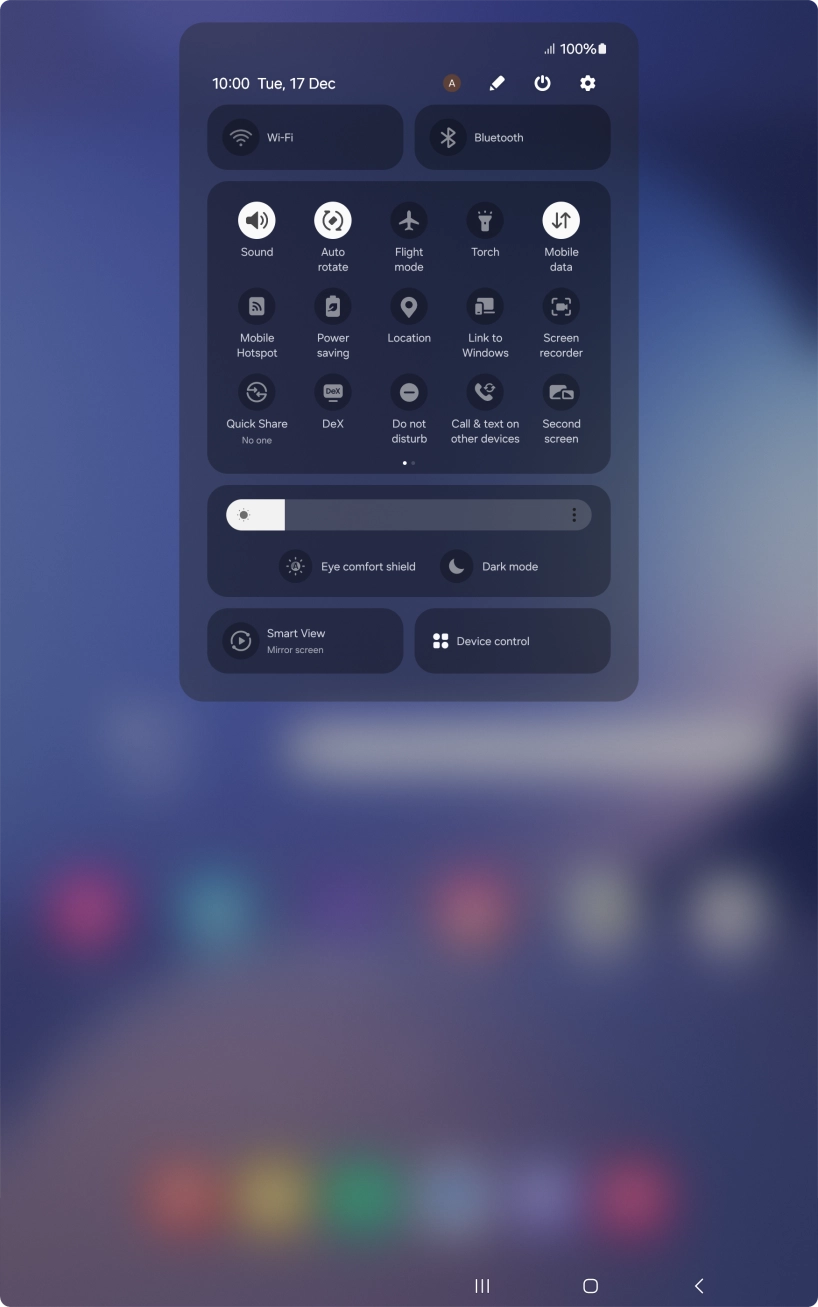 Press the mobile data icon to turn the function on or off. Press the mobile data icon to turn the function on or off.
