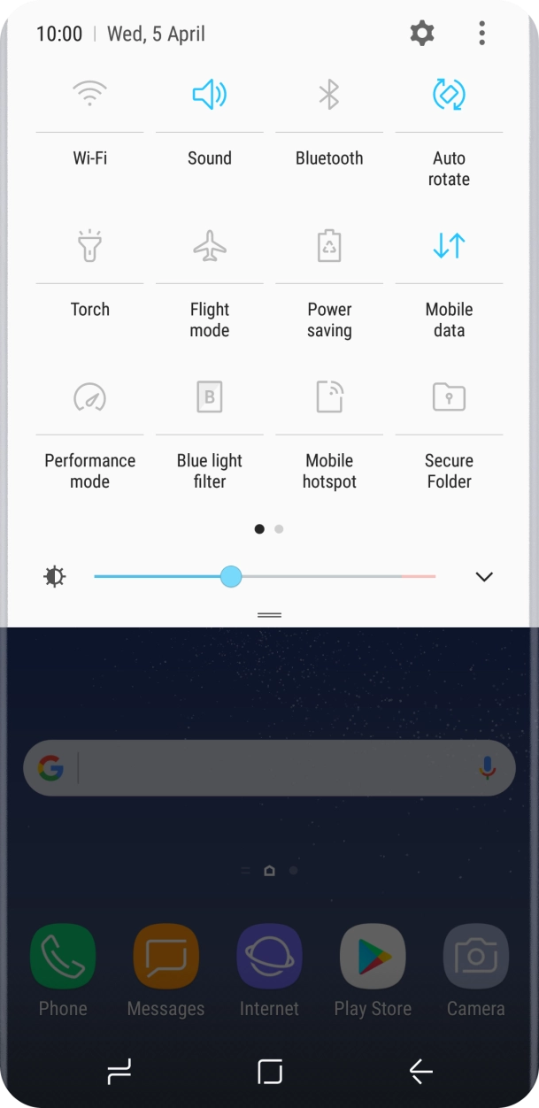 Press the mobile data icon to turn the function on or off.