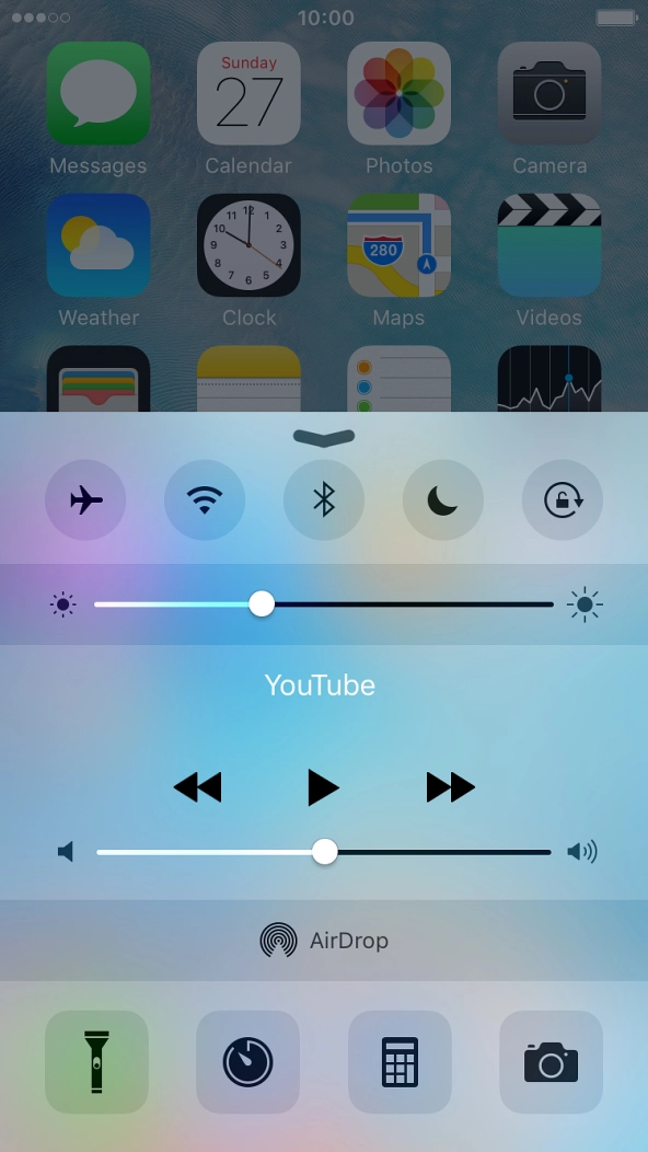 Press the flight mode icon to turn the function on or off. Press the flight mode icon to turn the function on or off.