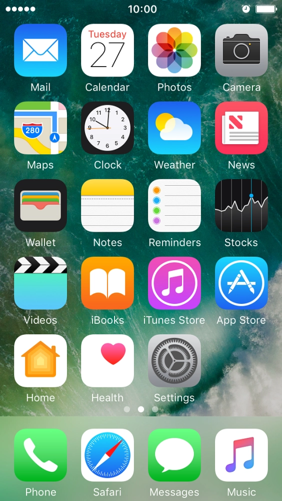 The alarm icon shows that the alarm is set.