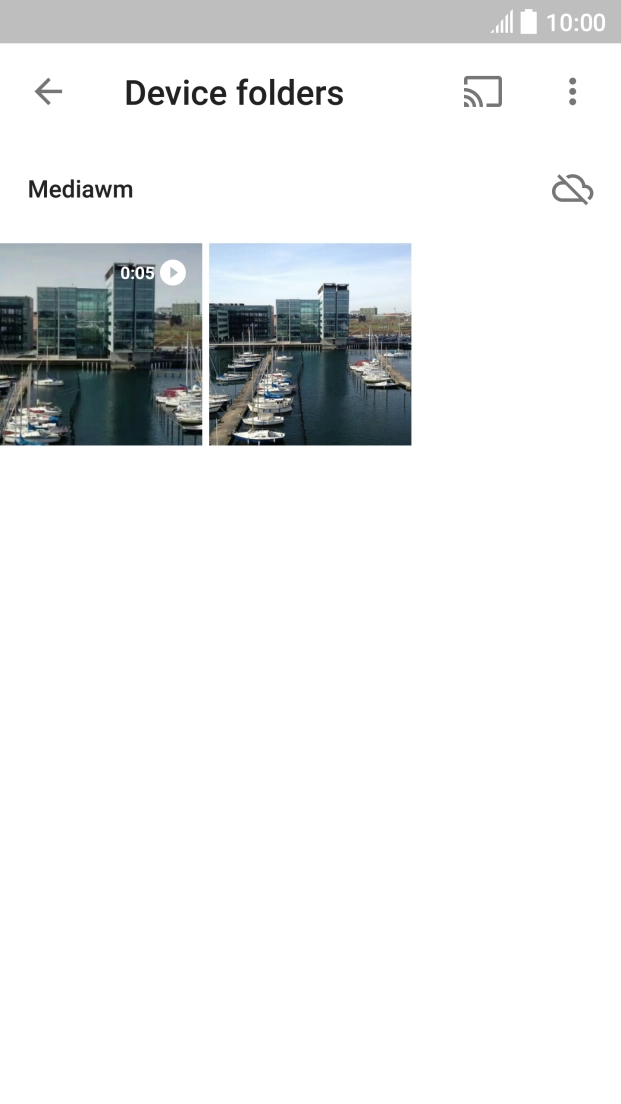 Press the required picture or video clip. Press the required picture or video clip.
