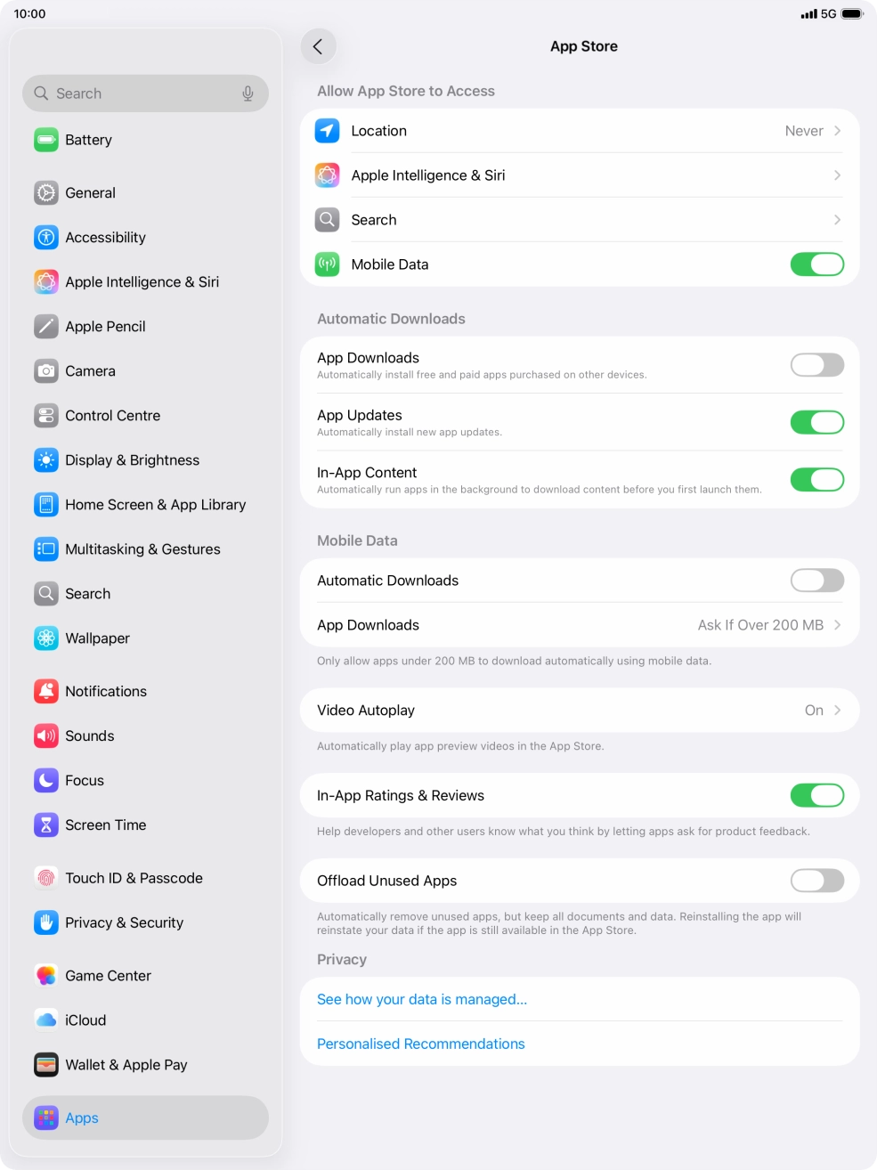 Press the indicator next to 'App Updates' to turn the function on or off. Press the indicator next to 'App Updates' to turn the function on or off.