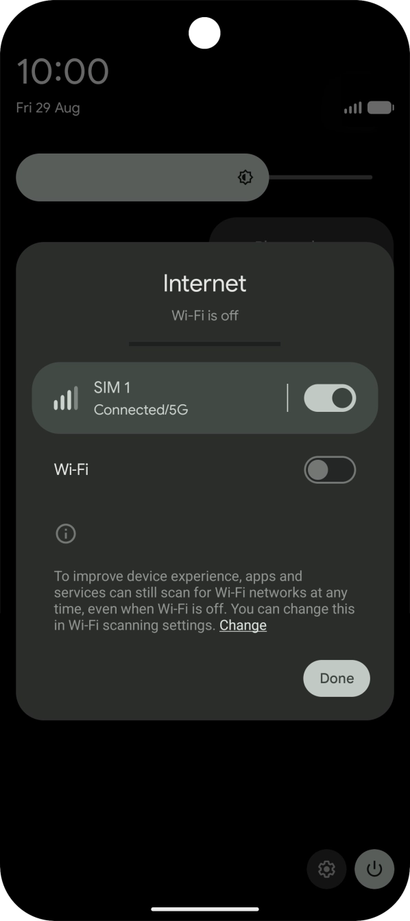 Press the indicator next to the mobile data icon to turn the function on or off. Press the indicator next to the mobile data icon to turn the function on or off.