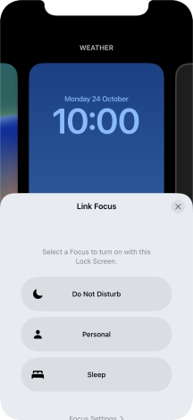 Press the required focus mode.