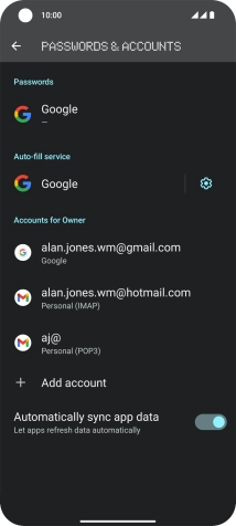Press the indicator next to 'Automatically sync app data' to turn the function on or off.