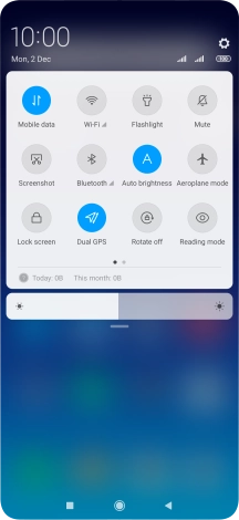 Press Mobile data to turn the function on or off.