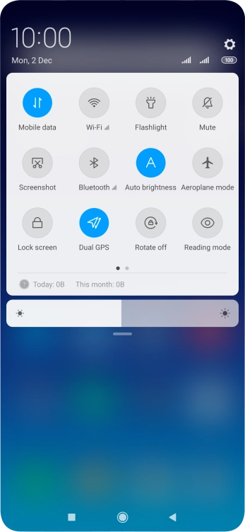 Press Mobile data to turn the function on or off.
