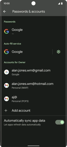 Press the indicator next to 'Automatically sync app data' to turn the function on or off.