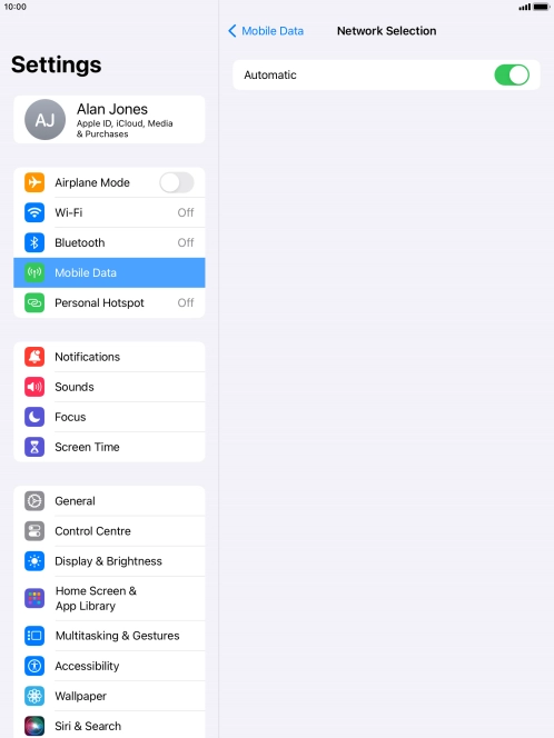 Press the indicator next to 'Automatic' to turn automatic network selection on or off.