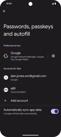 Press the indicator next to 'Automatically sync app data' to turn the function on or off.
