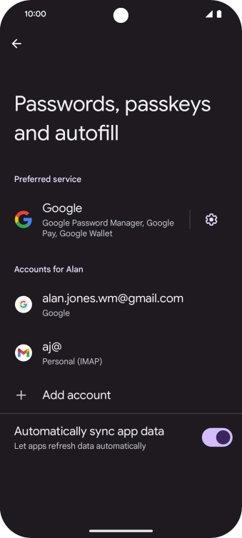 Press the indicator next to 'Automatically sync app data' to turn the function on or off.
