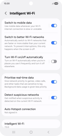 Press the indicator next to 'Switch to mobile data' to turn the function on or off.