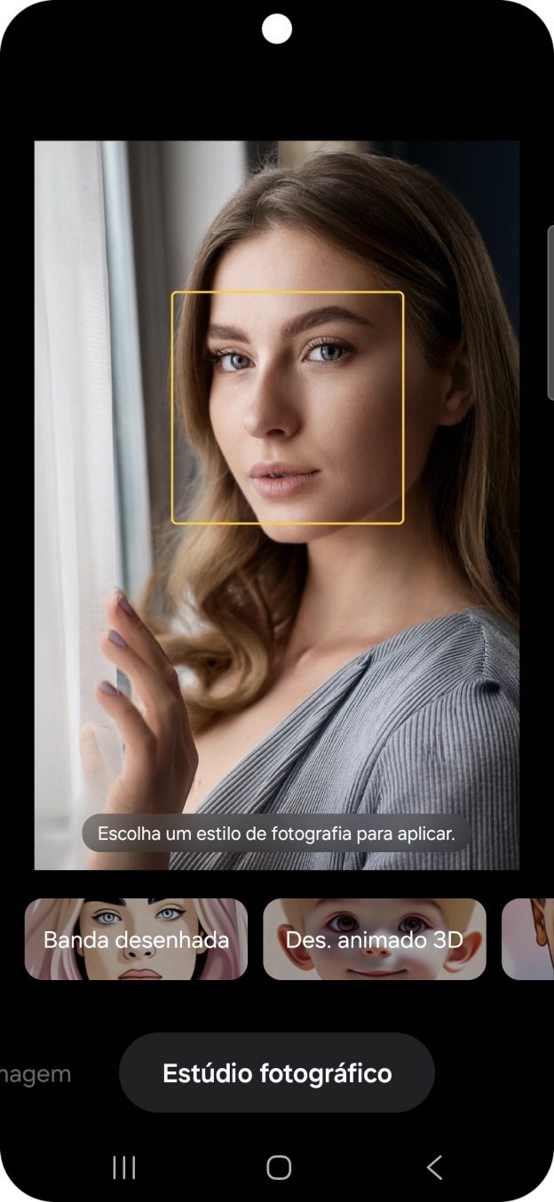 Para alterar o seu retrato para diversos estilos, prima Estúdio fotográfico.