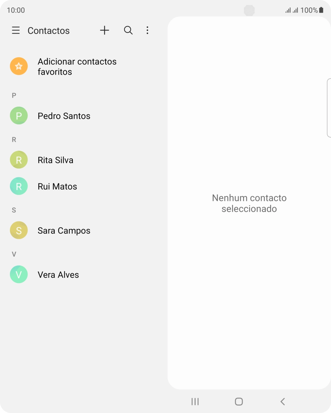 Prima o ícone de novo contacto.