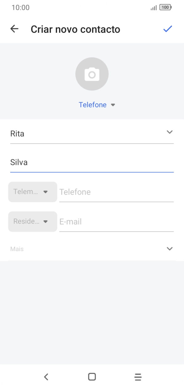 Prima Telefone e introduza o número de telefone pretendido.