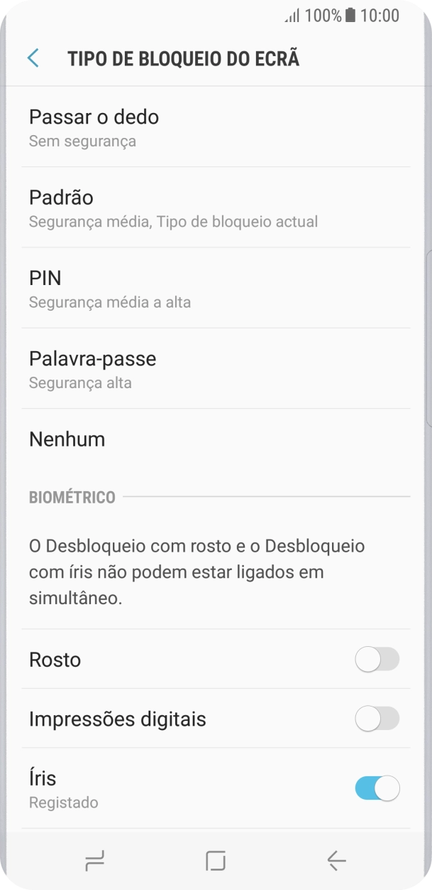 Prima Nenhum e siga as indicações no ecrã para desativar a utilização do código de bloqueio do telefone.