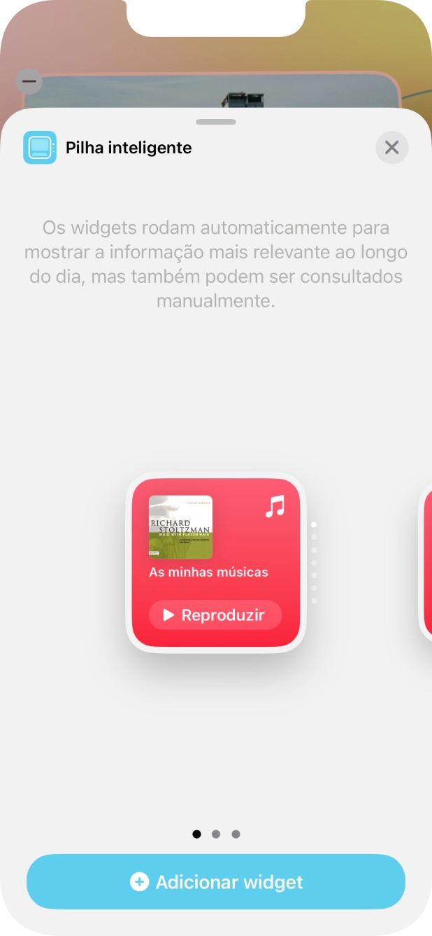 Para escolher a dimensão pretendida para o widget, deslize o dedo para a direita ou para a esquerda sobre o ecrã.