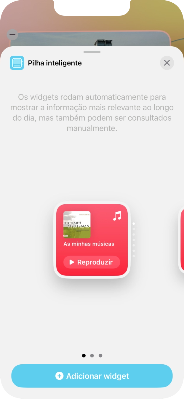 Para escolher a dimensão pretendida para o widget, deslize o dedo para a direita ou para a esquerda sobre o ecrã.