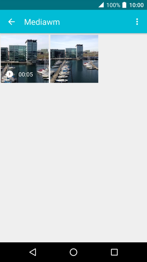Prima durante um momento a imagem ou o clipe de vídeo pretendido.