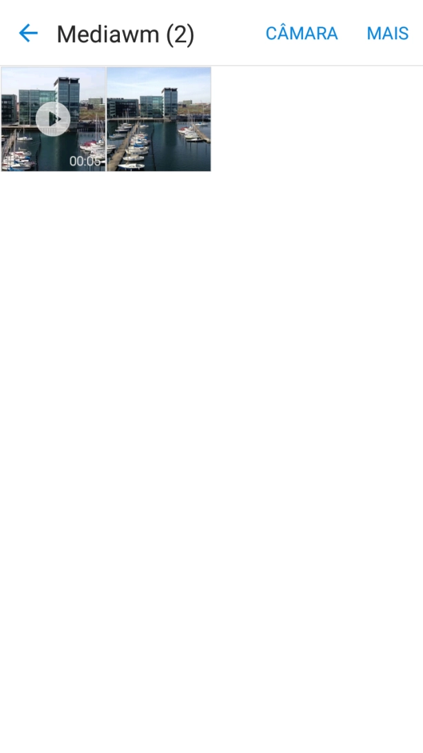 Prima durante um momento a imagem ou o clipe de vídeo pretendido.